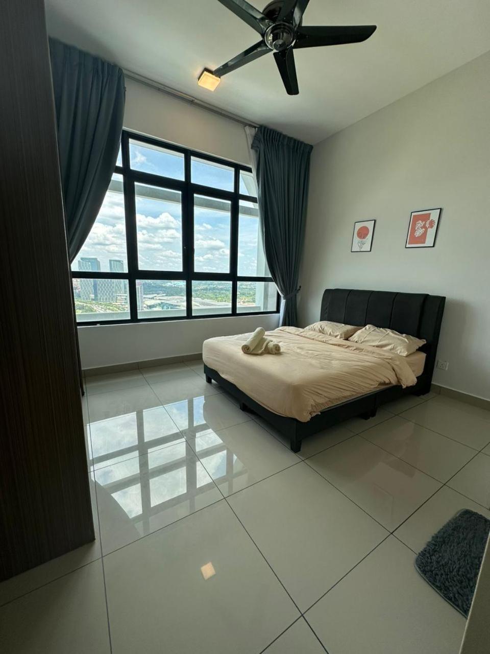 Pangsapuri Conezion, Goft View, High Floor, Ioi City,ioi Mall